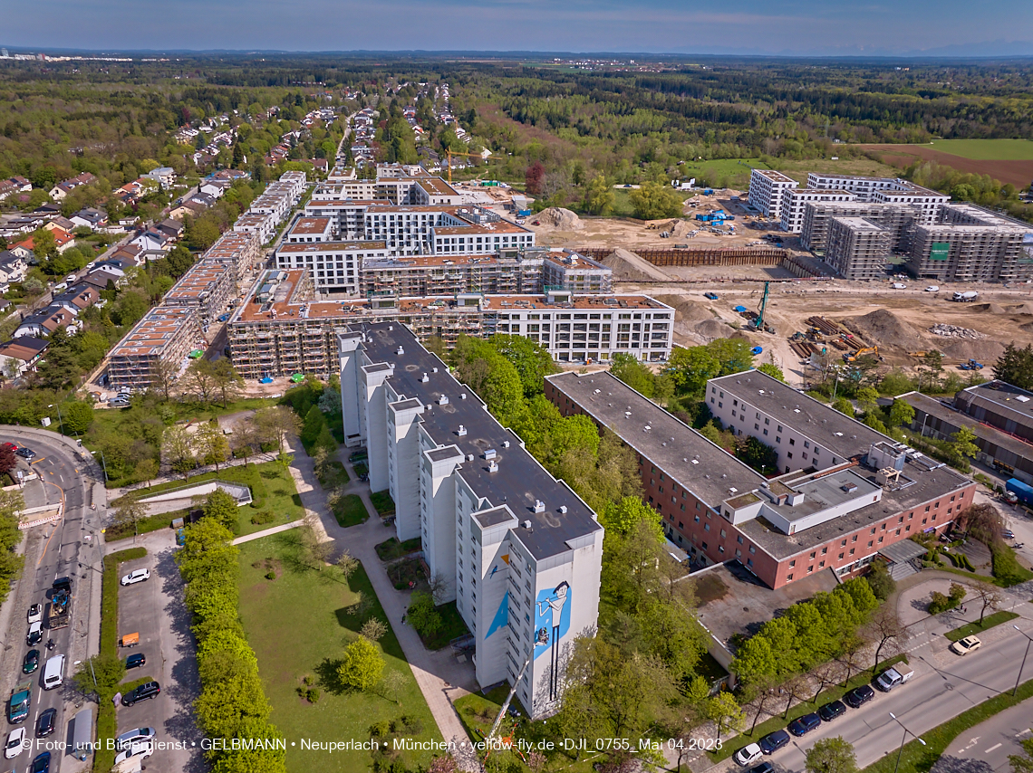 04.05.2023 - Luftbilder vom Alexisqaurtier und Pandion Verde in Neuperlach